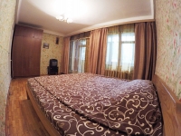 3-комнатная квартира посуточно Кемерово, пр. Комсомольский , 34: Фотография 2