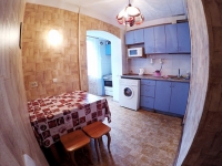 3-комнатная квартира посуточно Кемерово, пр. Комсомольский , 34: Фотография 4