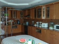 3-комнатная квартира посуточно Тюмень,  Комсомольская, 56: Фотография 2