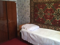 2-комнатная квартира посуточно Тюмень,  Республики, 90: Фотография 2