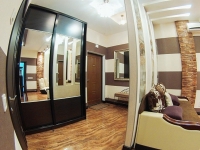 1-комнатная квартира посуточно Екатеринбург, Челюскинцев, 25: Фотография 4