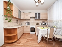 2-комнатная квартира посуточно Екатеринбург, Бакинских комиссаров, 97: Фотография 4