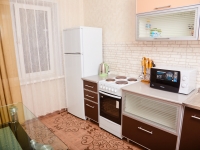 2-комнатная квартира посуточно Тобольск, 7 микрорайон, 26: Фотография 2