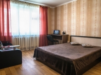 1-комнатная квартира посуточно Брянск, ул. Романа Брянского, 18: Фотография 2