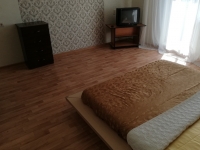 1-комнатная квартира посуточно Красноярск, Взлетная, 38: Фотография 2