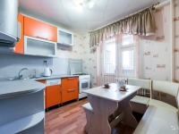 1-комнатная квартира посуточно Ижевск, Холмогорова , 21 а: Фотография 3