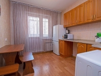 1-комнатная квартира посуточно Красноярск, чернышевского , 118: Фотография 2