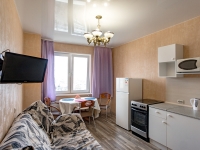 2-комнатная квартира посуточно Челябинск, Курчатова, 5в: Фотография 3