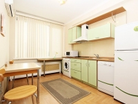 1-комнатная квартира посуточно Екатеринбург, Челюскинцев , 25: Фотография 3