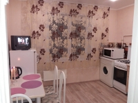 1-комнатная квартира посуточно Омск, Иркутская, 74: Фотография 2