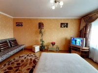 1-комнатная квартира посуточно Омск, улица 70 лет Октября, 22: Фотография 5