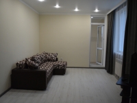 2-комнатная квартира посуточно Белгород, Николая Островского , 27: Фотография 3