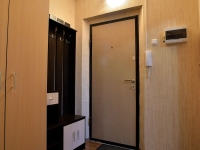 1-комнатная квартира посуточно Челябинск, Братьев Кашириных, 119: Фотография 12