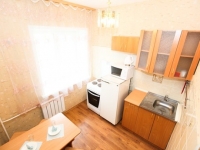 2-комнатная квартира посуточно Екатеринбург, Металлургов, 28: Фотография 3