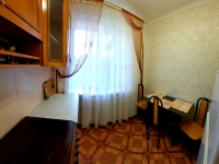 2-комнатная квартира посуточно Курск, Льва Толстого, 10а: Фотография 5