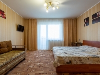 1-комнатная квартира посуточно Челябинск, Братьев Кашириных , 85а: Фотография 2
