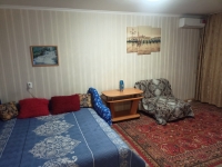 1-комнатная квартира посуточно Таганрог, Чехова, 333: Фотография 2