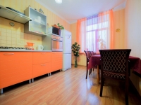 2-комнатная квартира посуточно Челябинск, проспект Ленина , 53: Фотография 9
