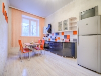 2-комнатная квартира посуточно Челябинск, улица Цвиллинга , 40: Фотография 10