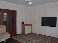 2-комнатная квартира посуточно Челябинск, Челябинск ул Горького, 43: Фотография 4