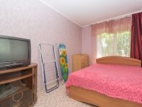 2-комнатная квартира посуточно Новосибирск, улица Ленина, 75: Фотография 18