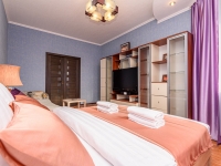 2-комнатная квартира посуточно Нижневартовск, улица Омская , 64: Фотография 3