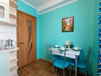 2-комнатная квартира посуточно Красноярск, улица Робеспьера , 32: Фотография 12