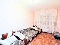 2-комнатная квартира посуточно Сургут, Иосифа Каролинского, 9: Фотография 2