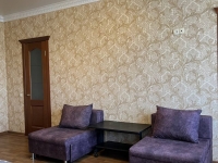 2-комнатная квартира посуточно Пермь, Комсомольский проспект , 33: Фотография 3