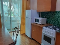 1-комнатная квартира посуточно Луганск, героя россии зозулина, 40: Фотография 4